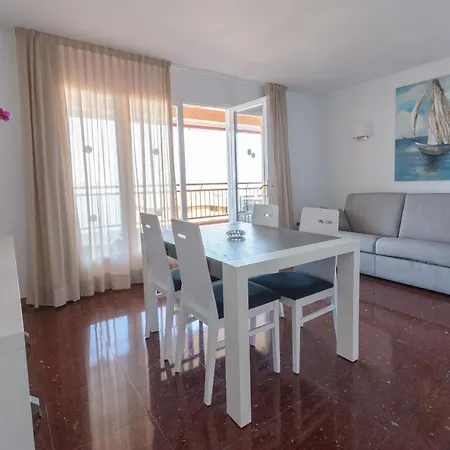 Family Apartment *